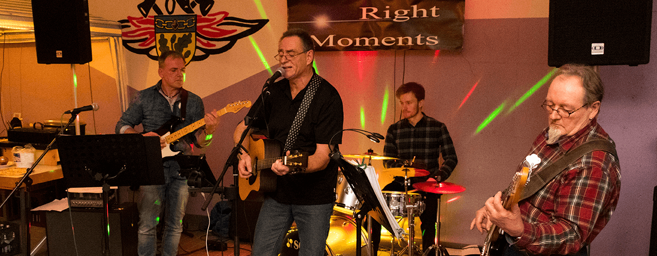 Band "Right Moments"